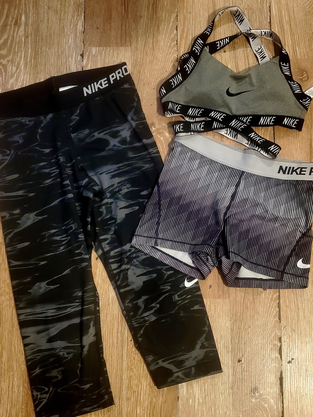 Womens Nike Pro Workout Clothing Bundle